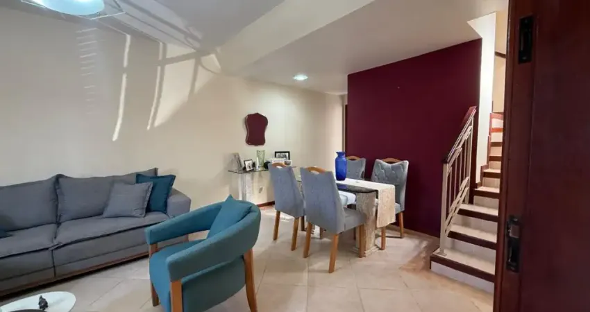 Linda Casa com 3 Quartos, Piscina e Churrasqueira em Itaipu!