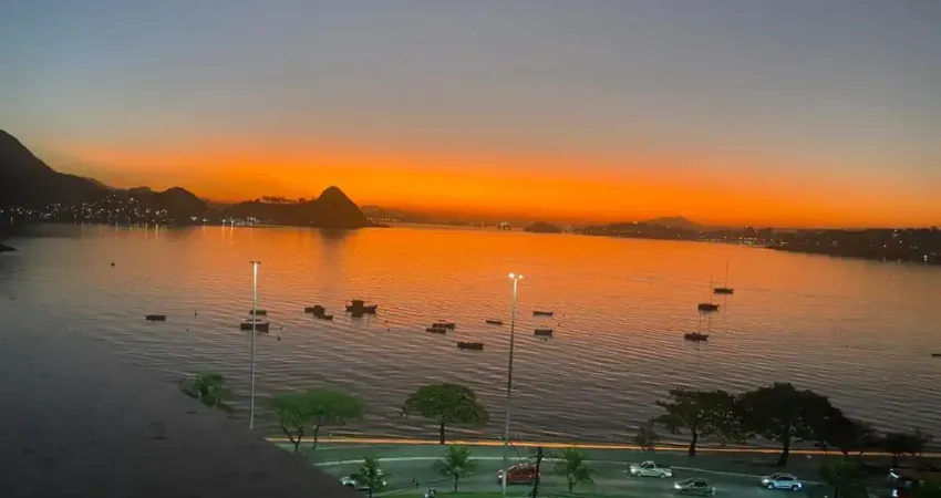 Cobertura à venda em Charitas – Vista total para o mar!