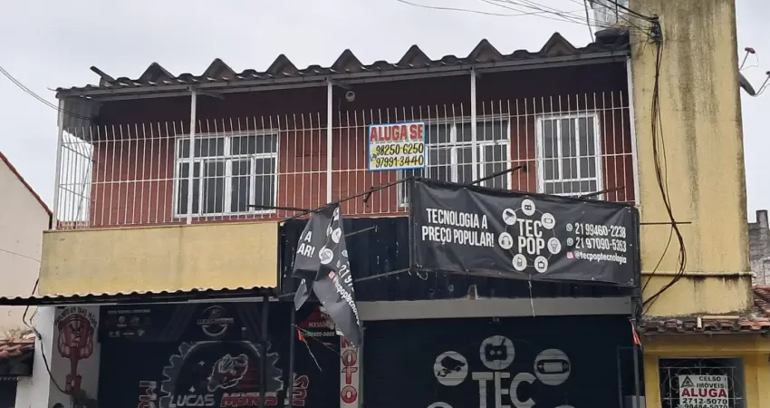 Excelente sobrado de 02 quartos a 800 metros da praça da trindade