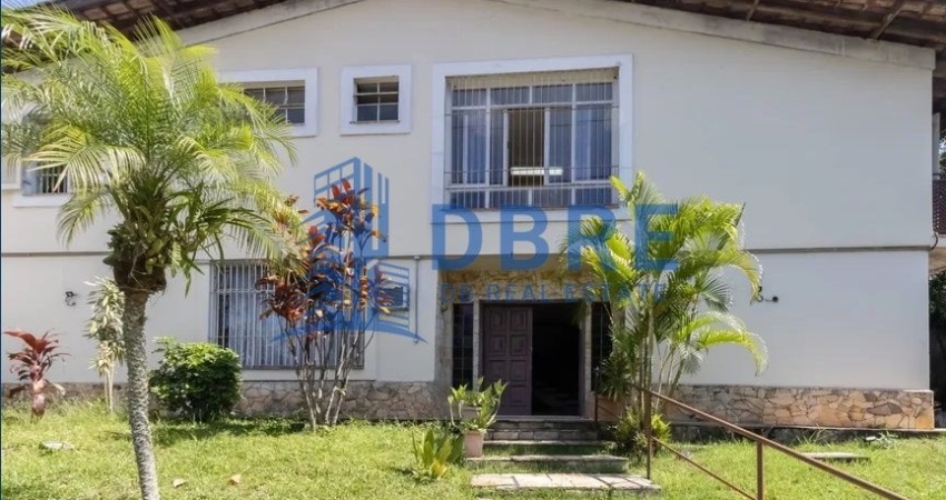Casa Versátil à Venda – 373 m² em  Terreno de 660 m²