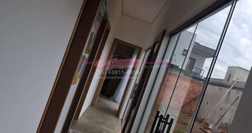 Casa a venda dentro de condomínio
