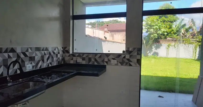 Casa nova à venda 3 dormitórios , a 700 metros da praia  no jardim rio da praia – bertioga/sp