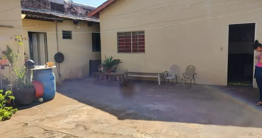 Casa com 3 quartos à venda na Rua 69, 102, Popular, Rio Verde