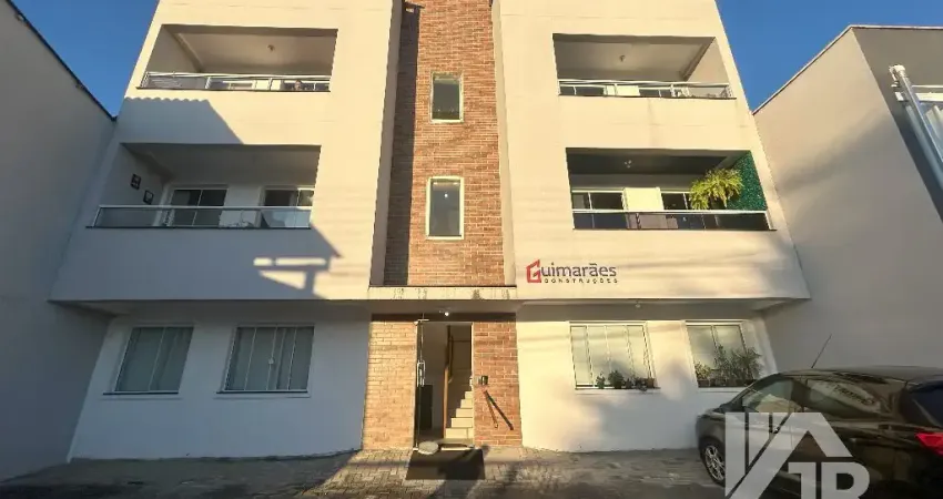 Apartamento mobiliado a venda em Camboriú com 2 quartos e sacada com churrasqueira