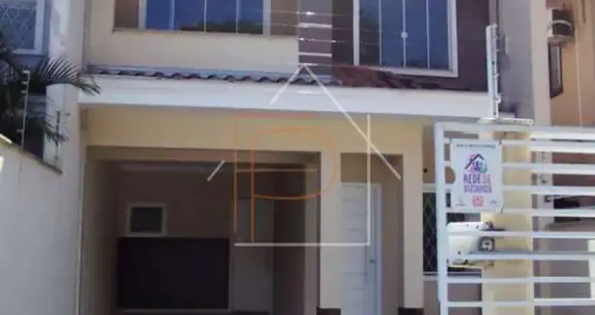 Amplo Sobrado Geminado – Conforto, Espaço e Localização Privilegiada