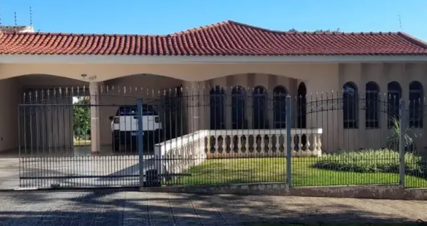 Casa com 4 quartos à venda na Rua Felipe Camarão, 755, Zona 02, Maringá