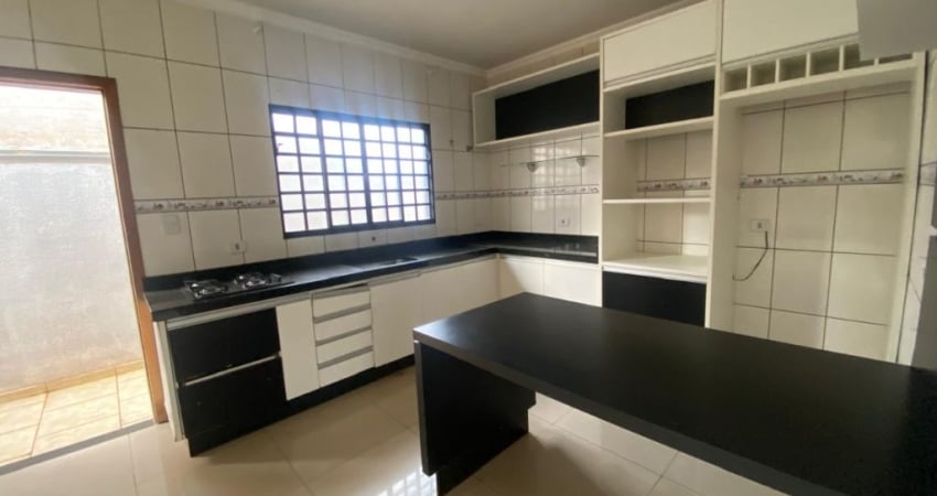 Oportunidade Incrível no Ouro Verde I – Casa Completa com Piscina e Aceita Terreno!
