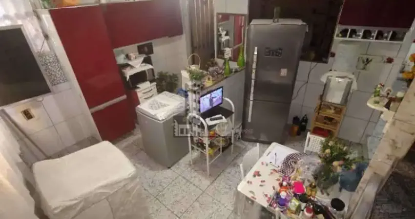 Casa duplex de 2 quartos na Vila da Penha, junto ao Graça da Vila.