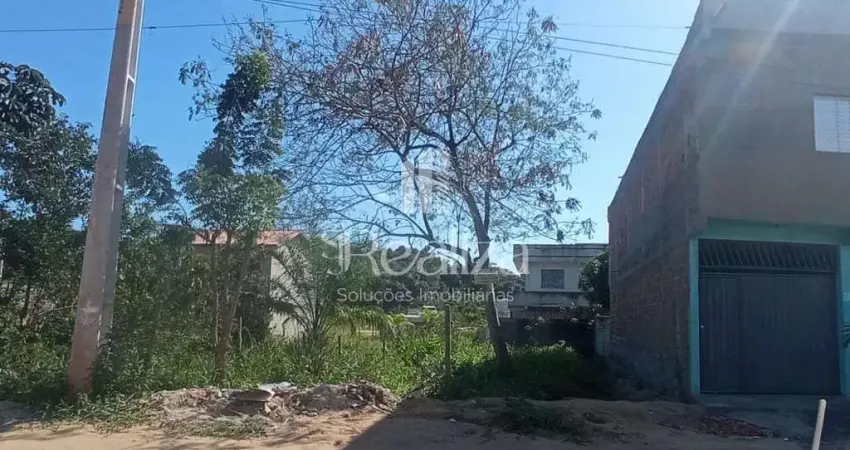 TERRENO A VENDA MEDINDO 250M²  EM OLIVENÇA, ILHÉUS BA. PRÓXIMO A COMÉRCIOS E BELAS PRAIAS.