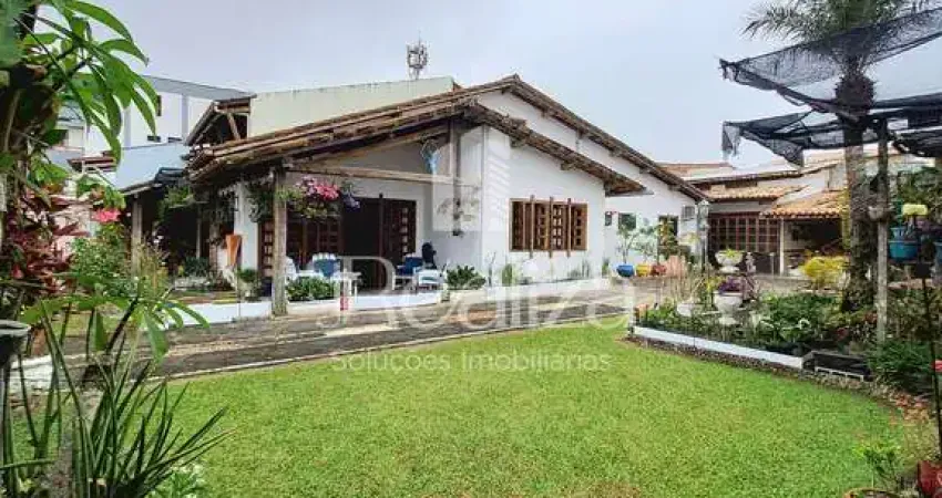 Casa com 3 quartos à venda no São Francisco, Ilhéus