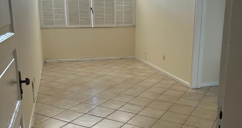 Lindo apartamento 2/4 + dependência, 75m2, 1 vaga de garagem - Politeama de Cima