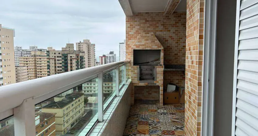 Apartamento com 3 dormitórios próximo a praia