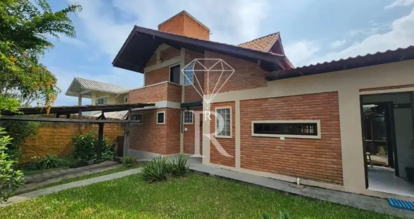 Casa com 3 quartos para alugar no Sambaqui, Florianópolis 