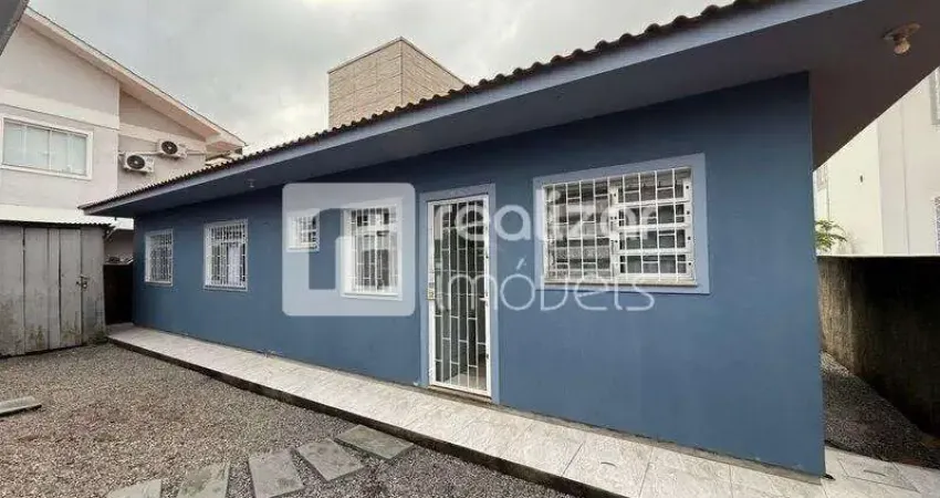 Casa com 2 quartos para alugar no Aririu, Palhoça
