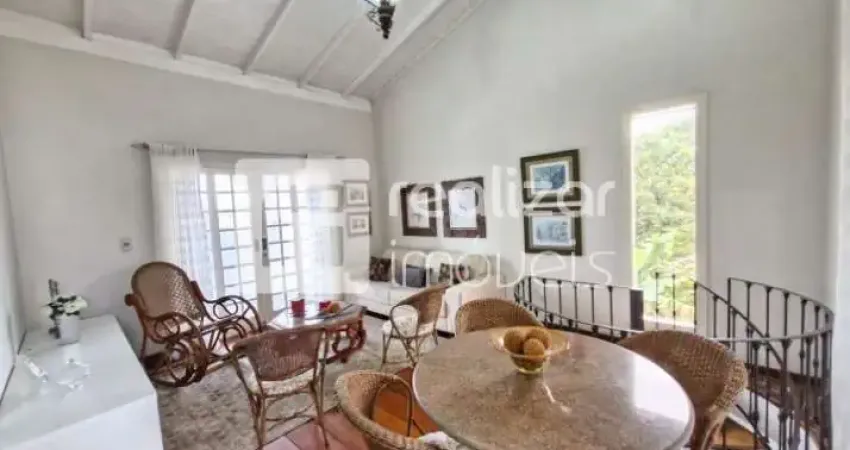 Casa com 2 quartos para alugar no Monte Cristo, Florianópolis 