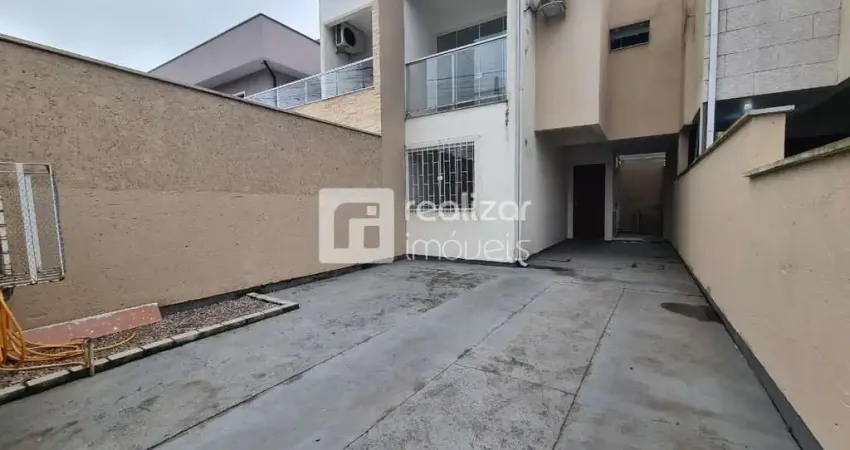 Casa com 2 quartos para alugar no Potecas, São José