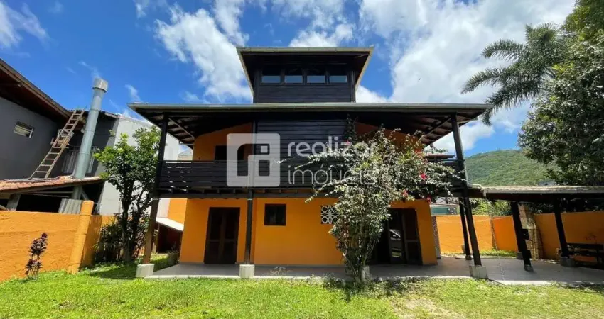 Casa com 3 quartos para alugar no Campeche, Florianópolis