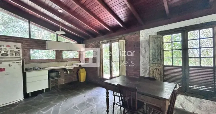 Casa em condomínio fechado com 3 quartos para alugar no Lagoa da Conceição, Florianópolis