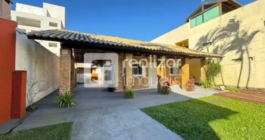 Casa com 3 quartos para alugar no Canasvieiras, Florianópolis 