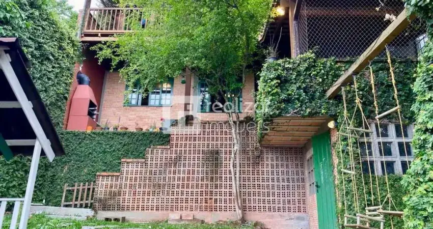 Casa com 4 quartos para alugar na Agronômica, Florianópolis