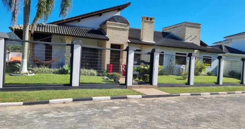 Casa com 3 quartos à venda na Barra da Lagoa, Florianópolis 