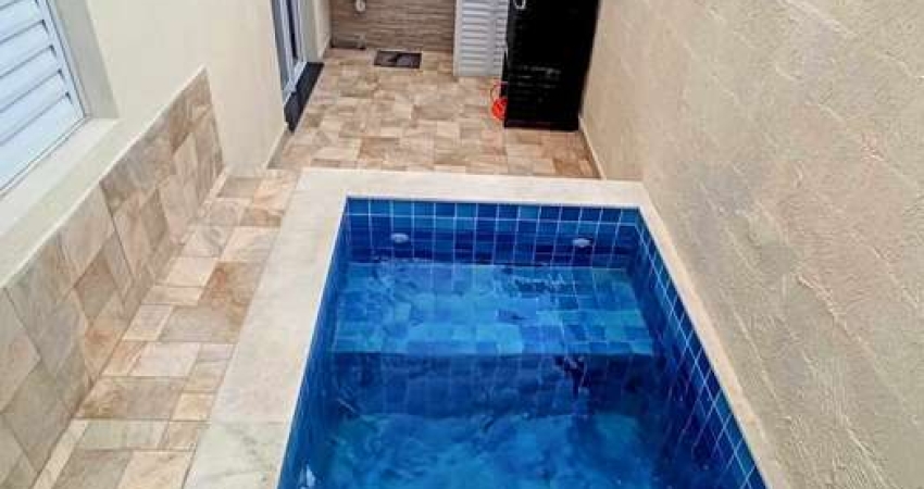 Casa em condominio com piscina, 600 mts da praia no bairro cibratel II em Itanhaém
