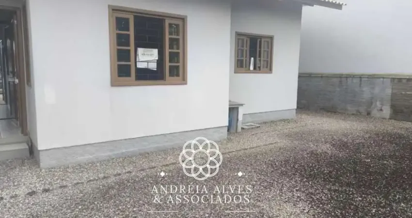 CASA COM DOIS DORMITÓRIOS, SENDO UMA SUÍTE - UNIVERSITÁRIO