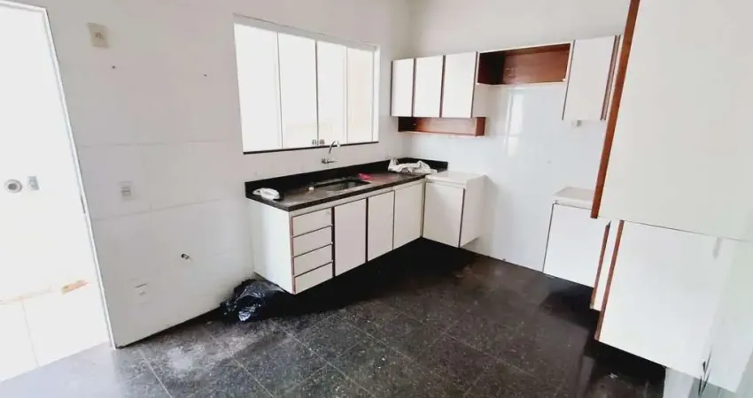 Casa com 3 quartos para alugar na Rua Clemente Garla, 132, Jardim Portal do Sol, Marília