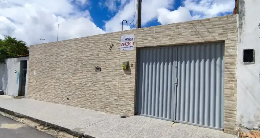 Casa com 3/4 sendo 1 suíte no Benedito Bentes - Maceió - AL