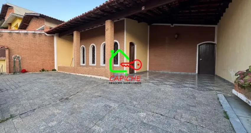 Impecável casa à venda no Centro de Vinhedo-SP: 2 quartos, 2 salas, 2 banheiros, 2 vagas de garagem, 173m² de área.