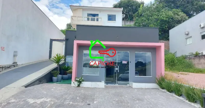 Imperdível casa à venda no Centro de Vinhedo-SP! 2 quartos, 1 suíte, 2 salas, 3 banheiros, 3 vagas de garagem, 246m² de área. Confira!