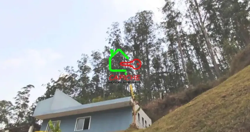 Casa de em Condomínio: 3 quartos, 1 suíte, 3 salas, 3 banheiros, 9 vagas, 202m² em Vinhedo-SP, Caixa D'água.