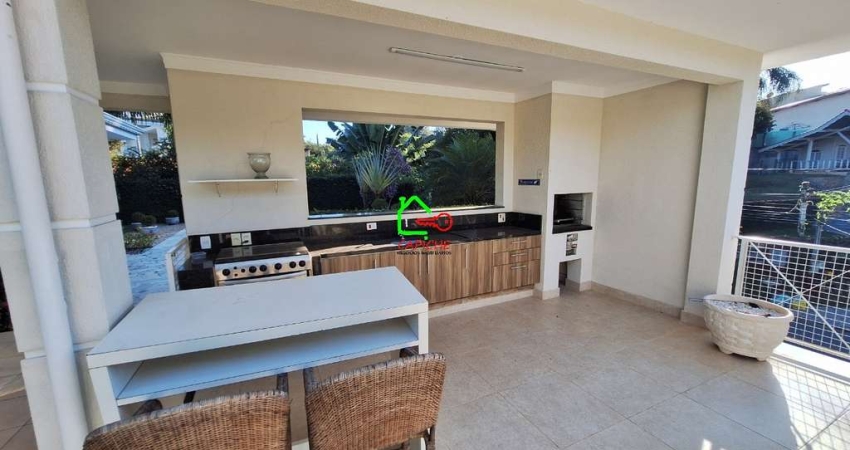Casa em condomínio de luxo: 3 quartos, 1 suíte, 2 salas, 4 banheiros, 4 vagas de garagem, 250 m² em Vinhedo-SP, bairro Marambaia.
