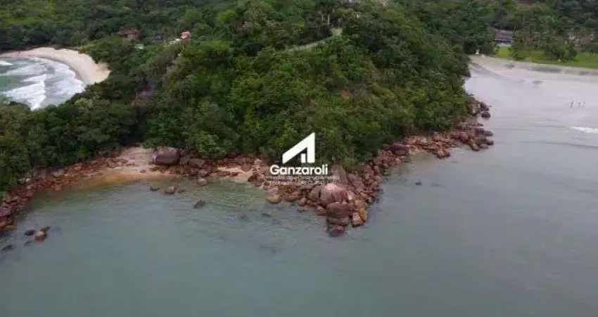 Terreno em localização espetacular, ao lado da Praia Dura, em Ubatuba