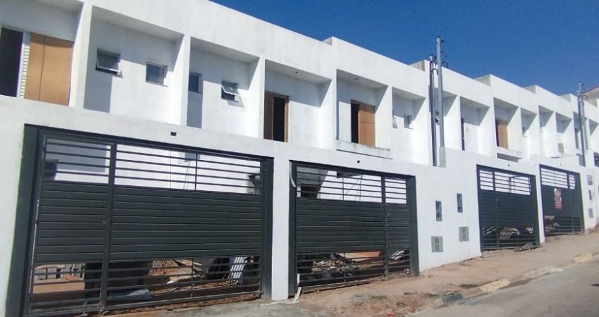 Sobrados em construção Fonte Áurea Poá