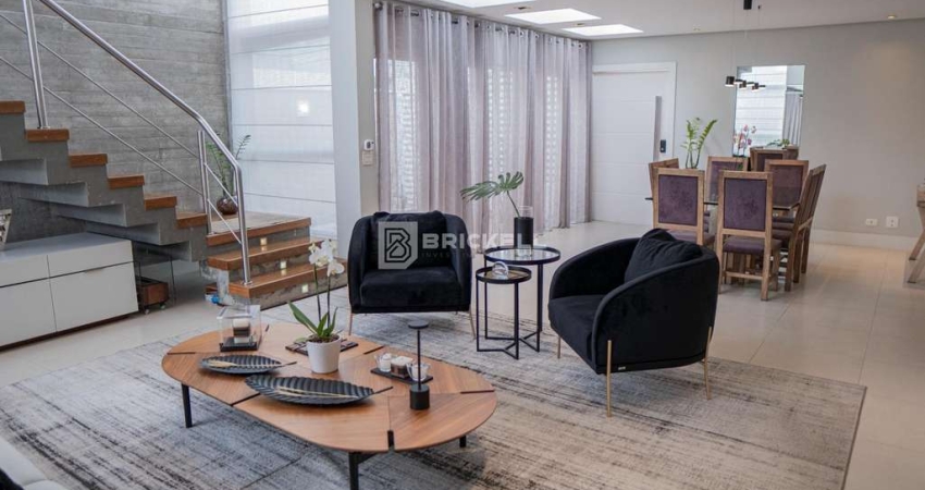 Casa em Condomínio à Venda no Campo Comprido– 3 Suítes