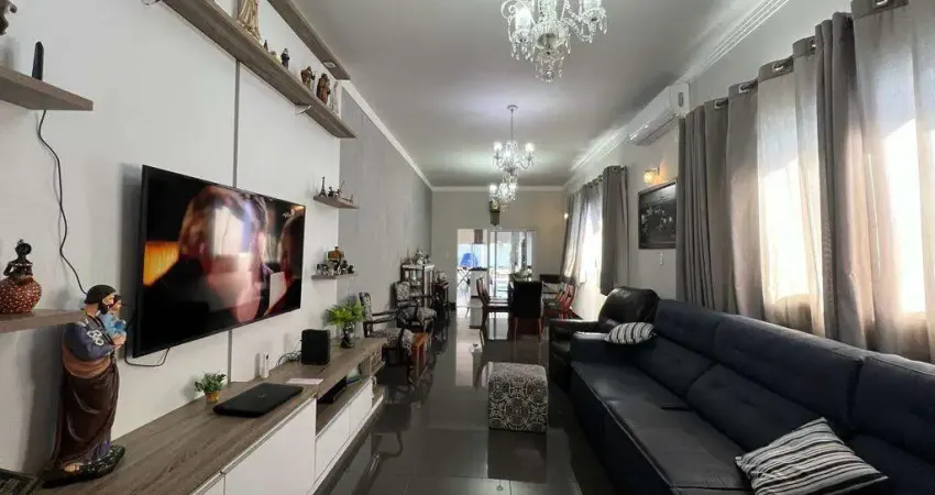 Venda | Casa com 316 m , 3 dormitório s , 5 vaga s . Av. Mandacarú, Maringá