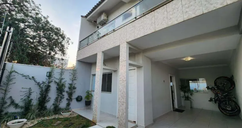 Sobrado à venda em Maringá, Jardim Brasil, com 4 quartos, com 250 m