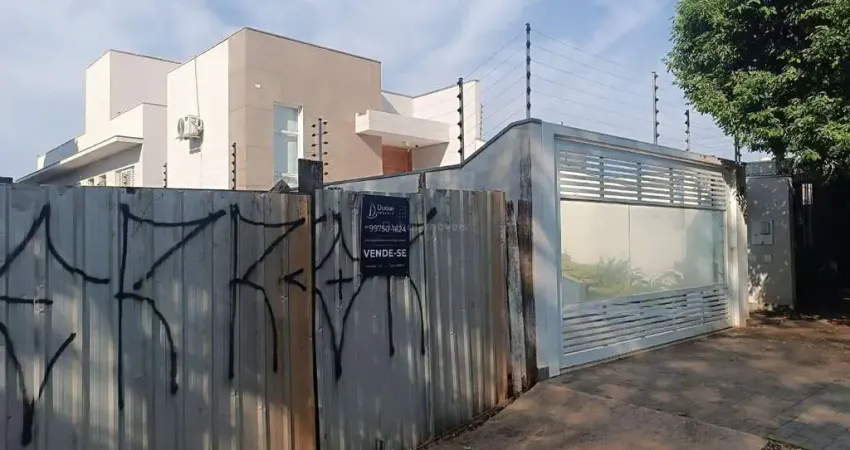 Terreno à venda na Travessa Barroso, 148, Zona 03, Maringá