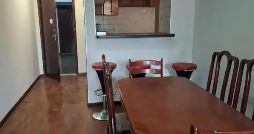 Apartamento grande, com suíte , total 3 quartos e sacada zona 07