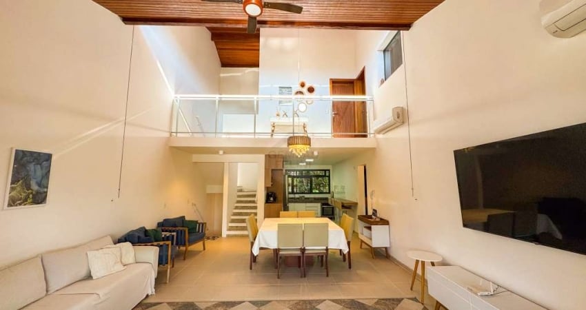 Casa com vista para mata na praia de Barra do Una - À VENDA