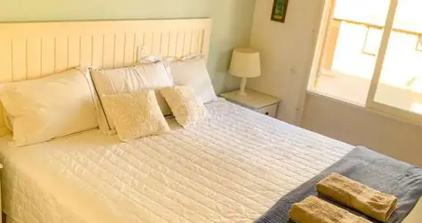 Casa reformada em condomínio, 50 metros do mar na praia de juquehy - venda