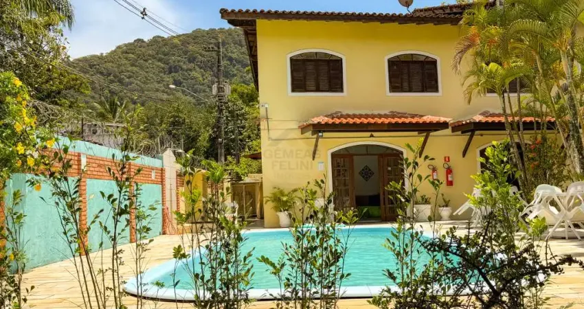 Casa em condomínio fechado com 3 quartos à venda no Boiçucanga, São Sebastião