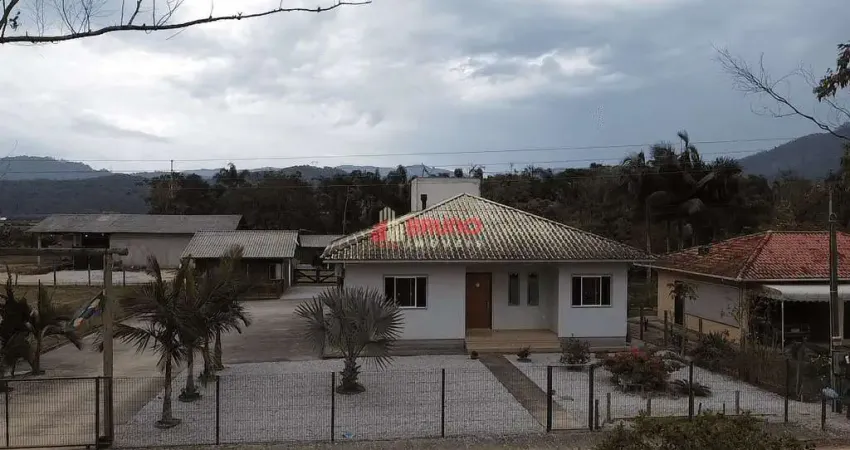 Casa com 3 quartos à venda na Rua São Francisco de Assis, Guiomar, Antônio Carlos
