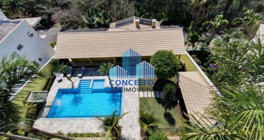 Casa em Arujá para  locação, com 4 dormitórios,  3 suítes, sala de estar, sala de jantar, sala de TV, lareira, lavabo, escritório, armários embutidos, cozinha, copa,  1 dormitório para hospedes com ba