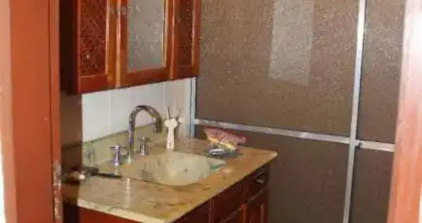 Casa para Venda em Osasco, Jardim Veloso, 5 dormitórios, 1 suíte, 2 banheiros, 3 vagas