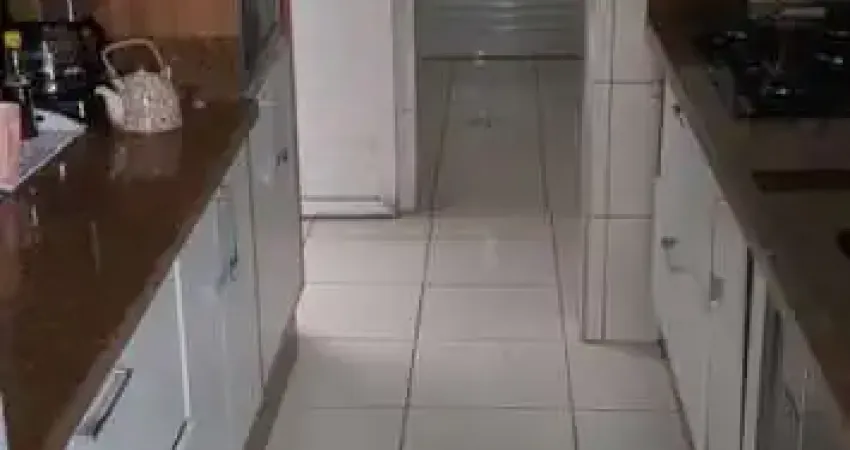Sobrado para Venda em Osasco, Jaguaribe, 3 dormitórios, 2 suítes, 1 banheiro, 4 vagas