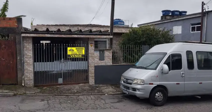Casa térrea ampla R$ 300.000,00 Jardim Noronha terreno 250m área construída 160m 3 dormitórios 4 vagas