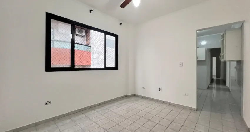 Apartamento com 02 dormitórios no guilhermina, em praia grande-sp.