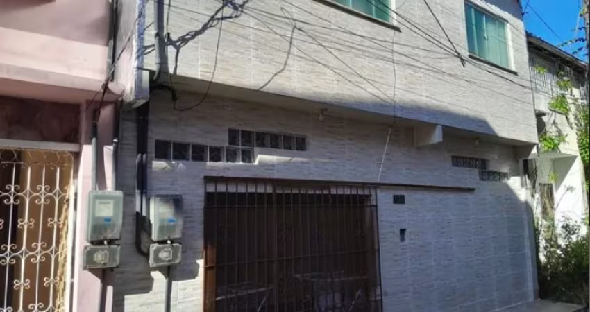 Casa sobrado em alameda fechada